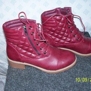 Brand new cute maroon boots!